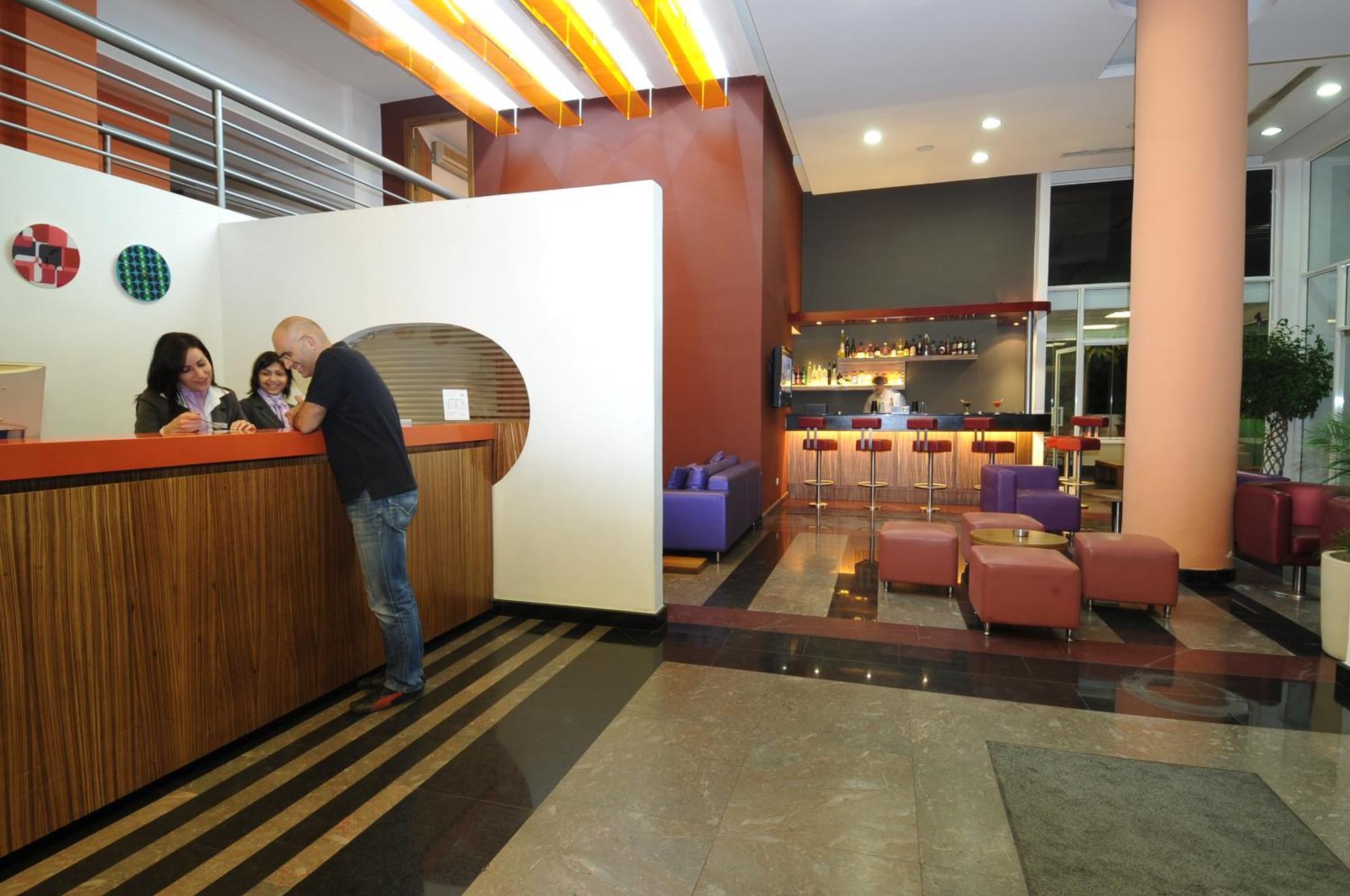 Suite Hotel Chrome - ביירות מראה חיצוני תמונה